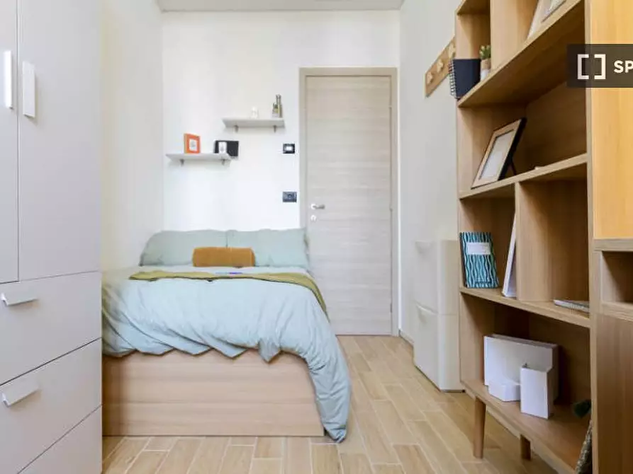 Immagine 4 di Camera condivisa in affitto  in Via Padova a Torino