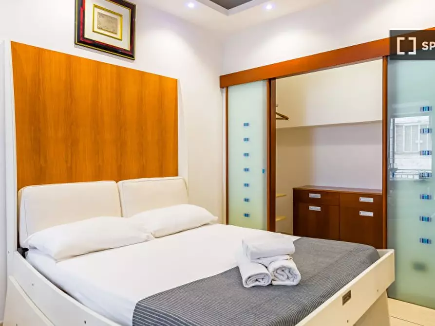 Immagine 11 di Appartamento in affitto  in Vico San Nicola da Tolentino a Napoli