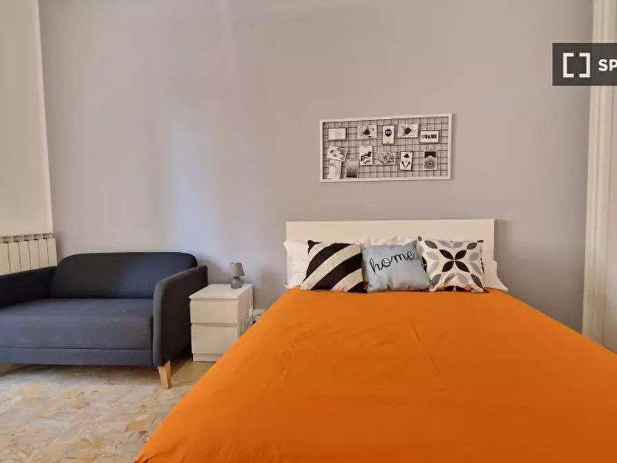 Immagine 4 di Camera condivisa in affitto  in Lungotevere di Pietra Papa a Roma