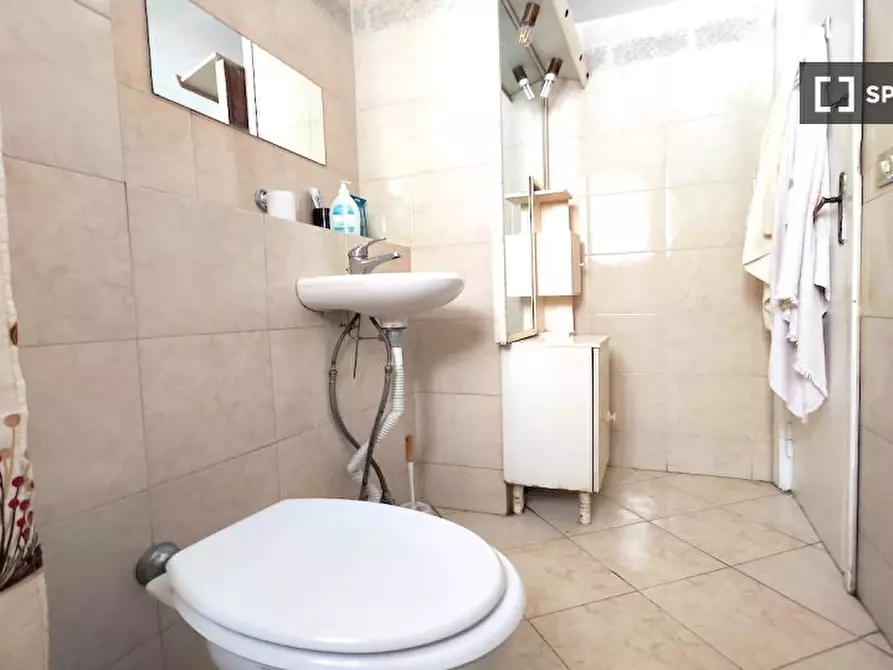 Immagine 16 di Camera condivisa in affitto  in Viale Tirreno, 00141 Roma RM, Italy a Roma