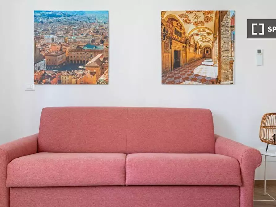 Immagine 4 di Appartamento in affitto  in Via Giuseppe Massarenti a Bologna