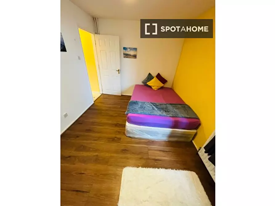 Immagine 2 di Camera condivisa in affitto  in Penderyn Way a Islington