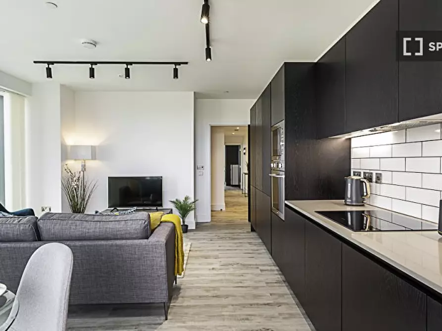 Immagine 10 di Appartamento in affitto  in Icon Tower a Ealing