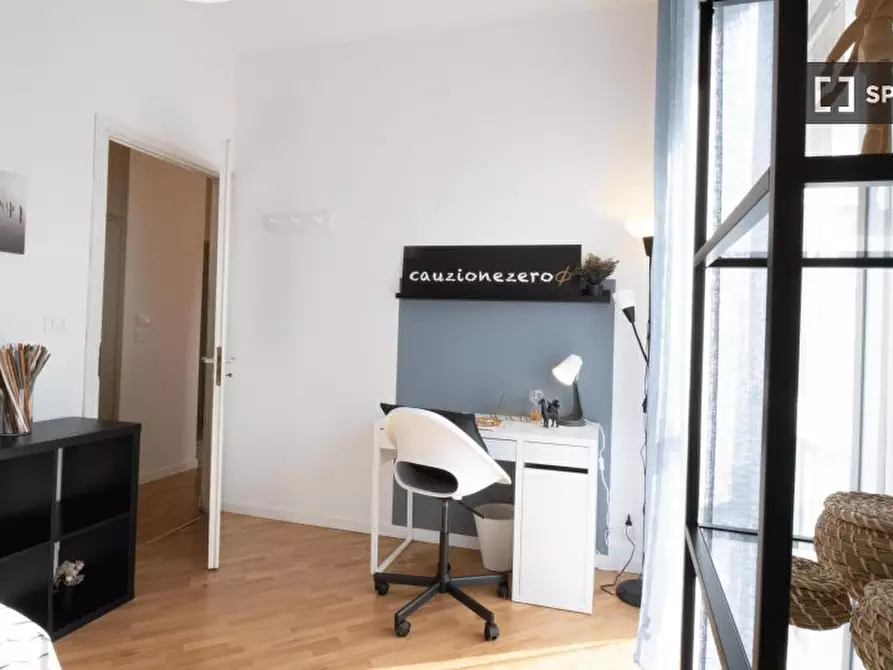 Immagine 2 di Camera condivisa in affitto  in Via Piobesi n. a Torino