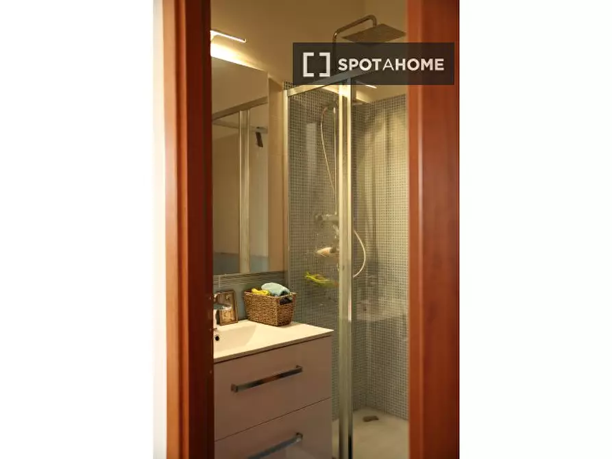 Immagine 4 di Camera condivisa in affitto  in Via Antonio Pignatelli a Roma