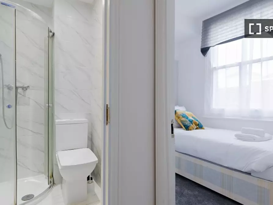 Immagine 12 di Appartamento in affitto  in a Roman Rd a Poplar