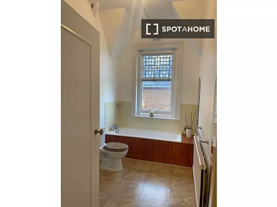 Immagine 13 di Appartamento in affitto  in Parson St a Barnet