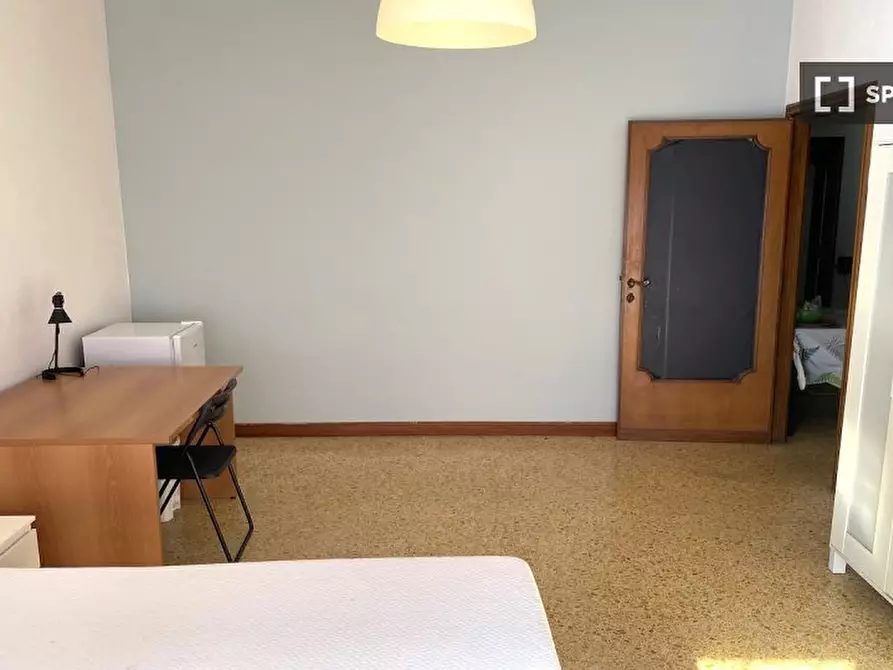 Immagine 4 di Camera condivisa in affitto  in Via Bisentina, 00139 Roma RM, Italy a Roma