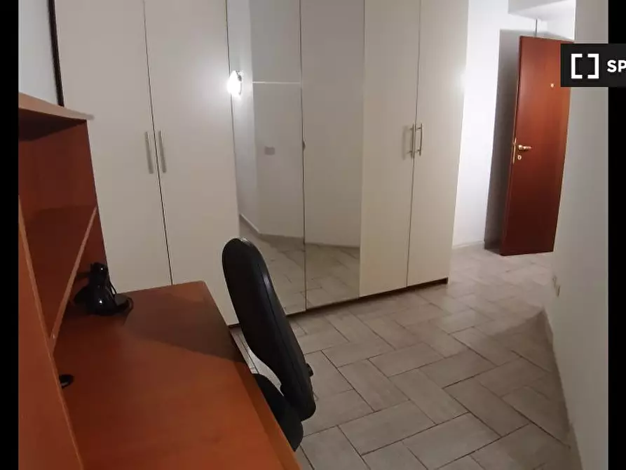 Immagine 1 di Camera condivisa in affitto  in Via Ugolino Cavalcabò a Roma