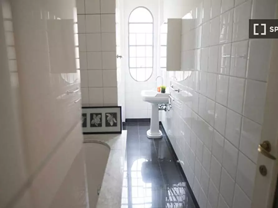 Immagine 9 di Camera condivisa in affitto  in Viale Tunisia a Milano