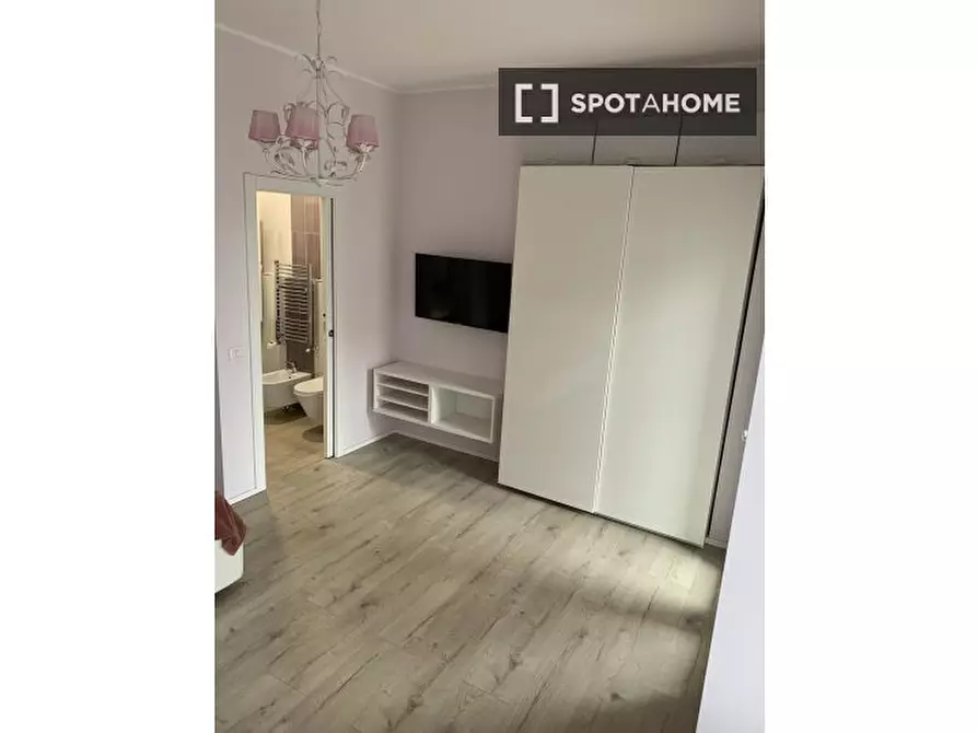 Immagine 1 di Camera condivisa in affitto  in Via Pavese a Rozzano