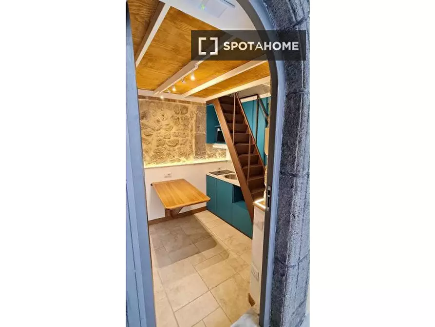 Immagine 7 di Appartamento in affitto  in Via S. Pellegrino a Napoli