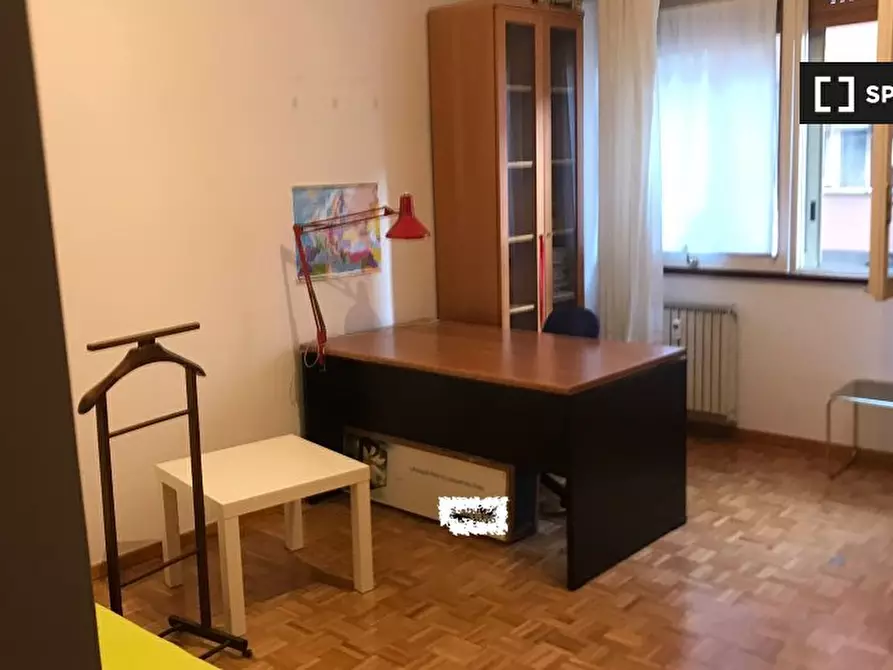 Immagine 5 di Camera condivisa in affitto  in Via Renato Simoni a Roma