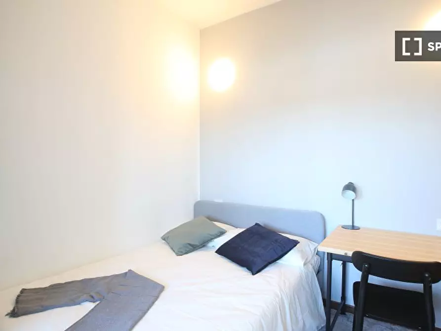 Immagine 2 di Camera condivisa in affitto  in Via Benjamin Constant a Milano