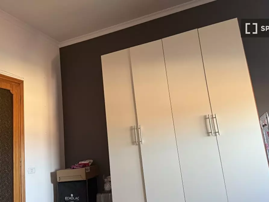 Immagine 3 di Camera condivisa in affitto  in Via Angelo Marabini a Roma