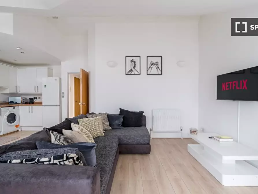 Immagine 9 di Appartamento in affitto  in Lion Court a Poplar