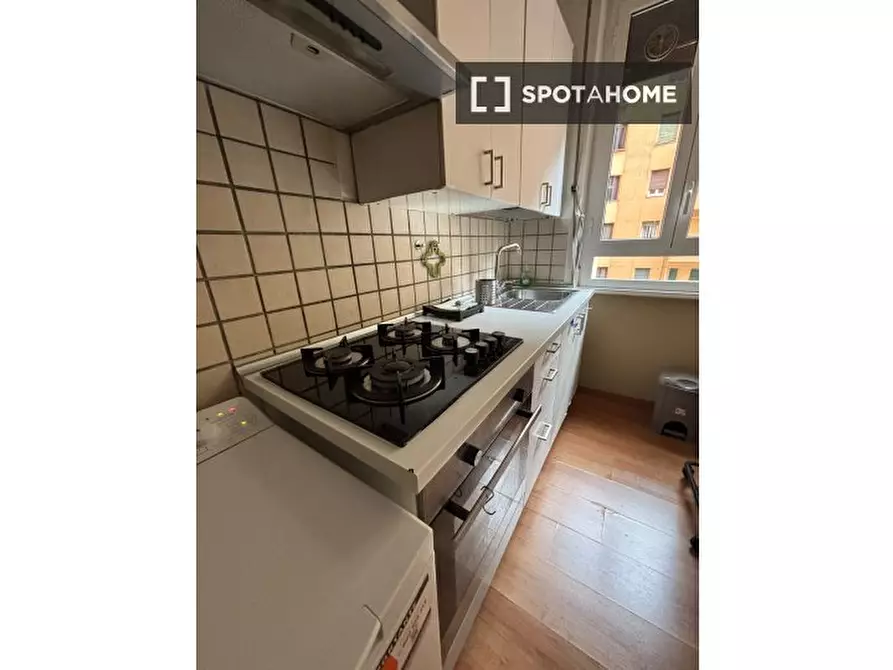 Immagine 7 di Camera condivisa in affitto  in Viale delle Provincie a Roma