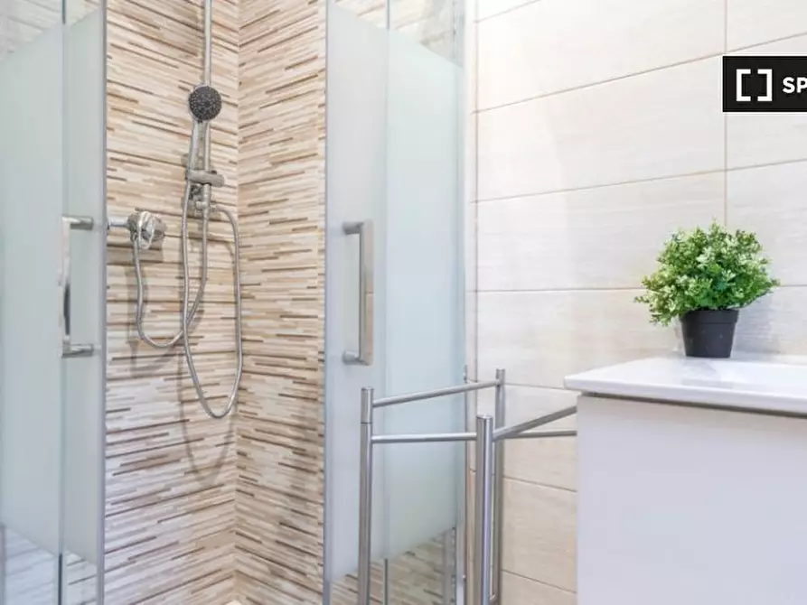 Immagine 14 di Camera condivisa in affitto  in Via delle Genziane a Milano