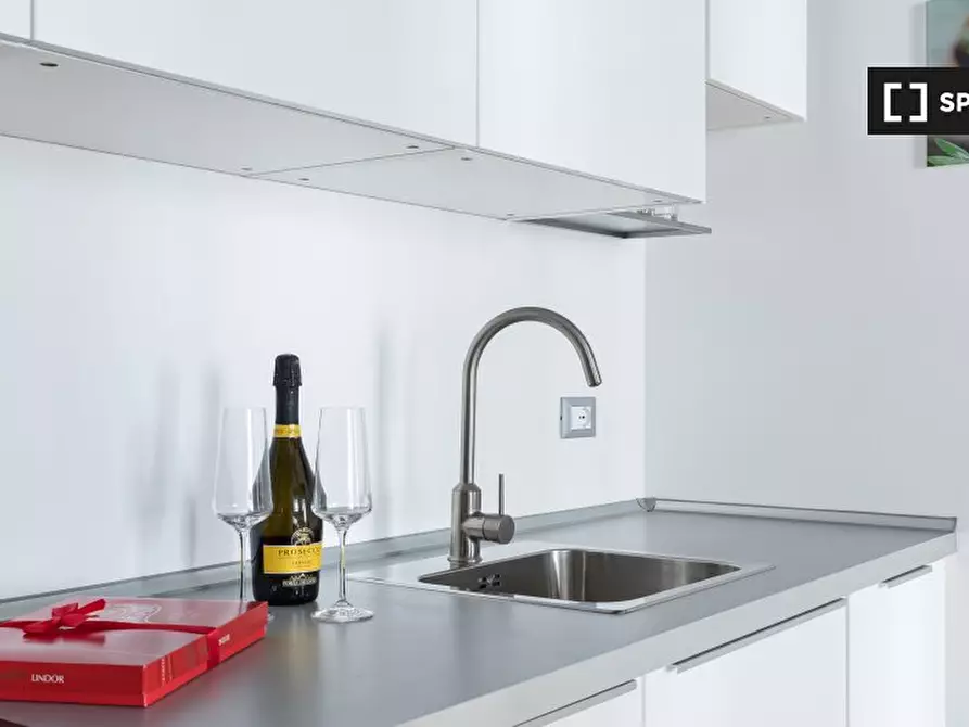 Immagine 12 di Appartamento in affitto  in Via del Boschetto a Roma