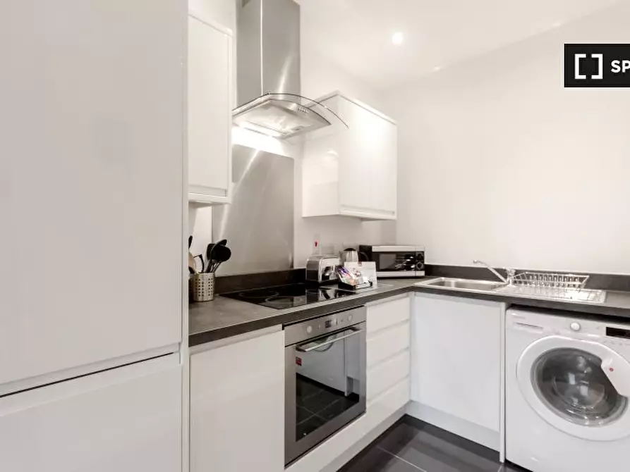 Immagine 6 di Appartamento in affitto  in Group House a Sutton