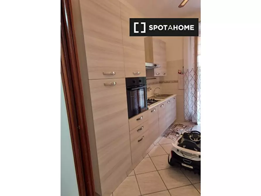 Immagine 5 di Camera condivisa in affitto  in Via Sterope a Roma