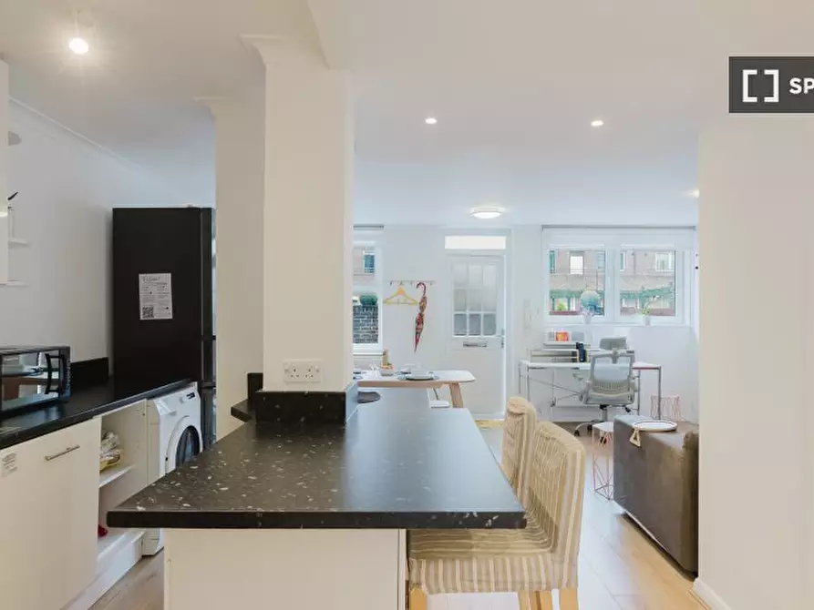 Immagine 18 di Appartamento in affitto  in Lamb's Passage a Islington