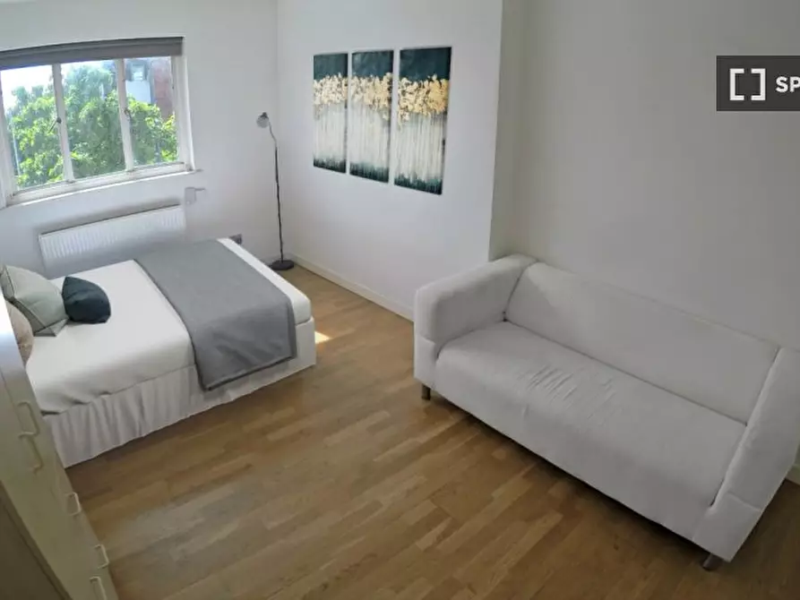 Immagine 3 di Camera condivisa in affitto  in KINGS ROAD a Kensington