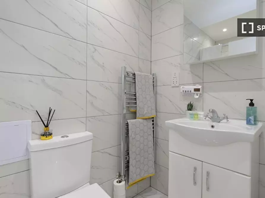 Immagine 8 di Appartamento in affitto  in flat a Tottenham