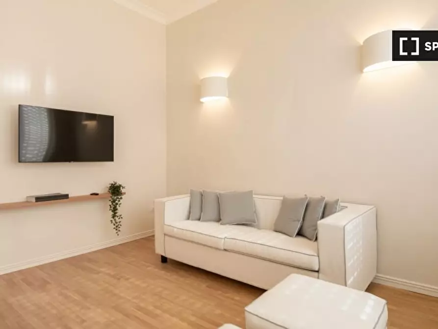 Immagine 12 di Appartamento in affitto  in Via dei Calzaiuoli a Firenze