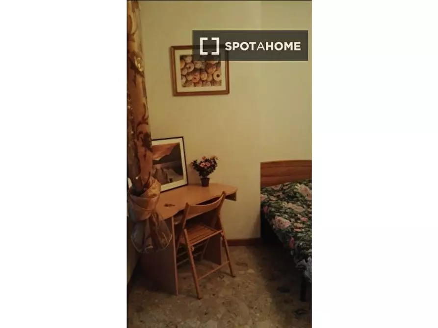 Immagine 4 di Camera condivisa in affitto  in Via Giacomo Quarenghi a Milano