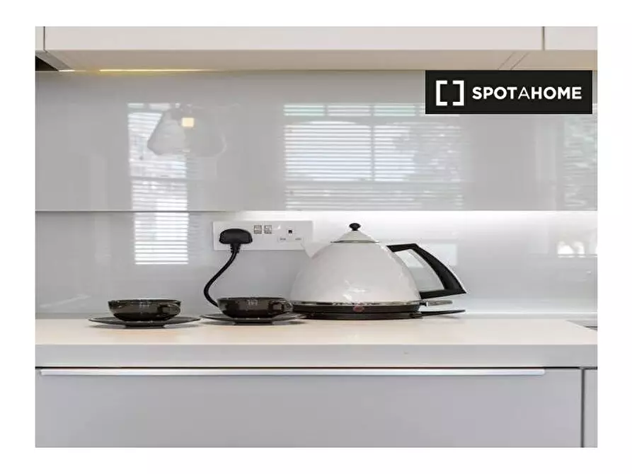 Immagine 8 di Appartamento in affitto  in b Winchester Ave a Camden Town