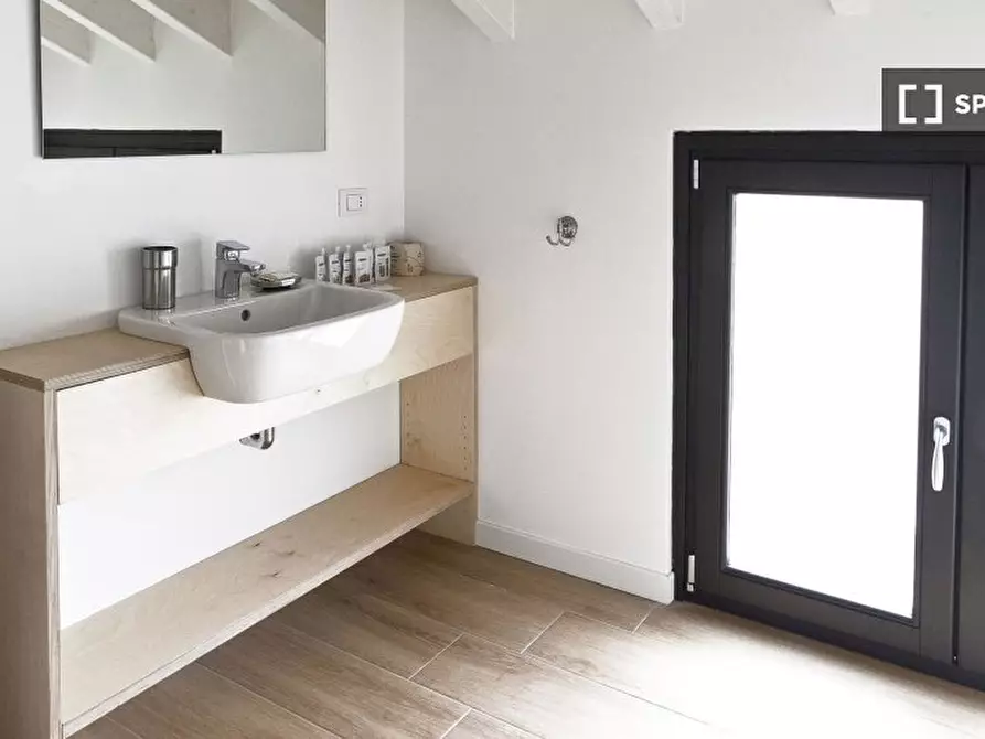 Immagine 12 di Appartamento in affitto  in Via Caretto a Milano