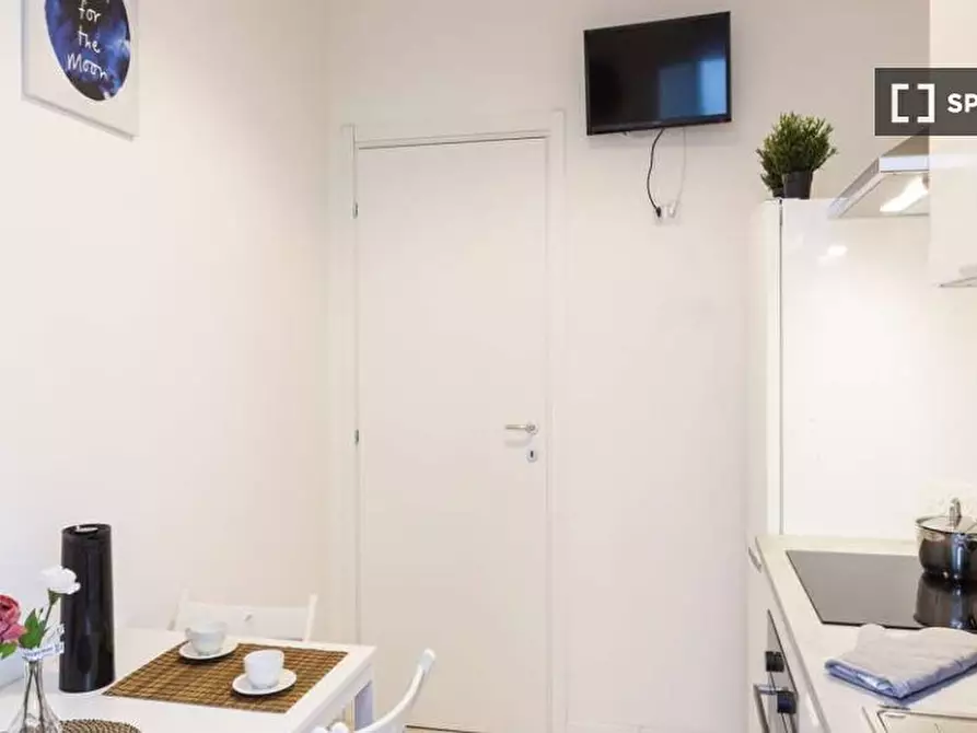 Immagine 10 di Camera condivisa in affitto  in Via Paolo Bassi a Milano