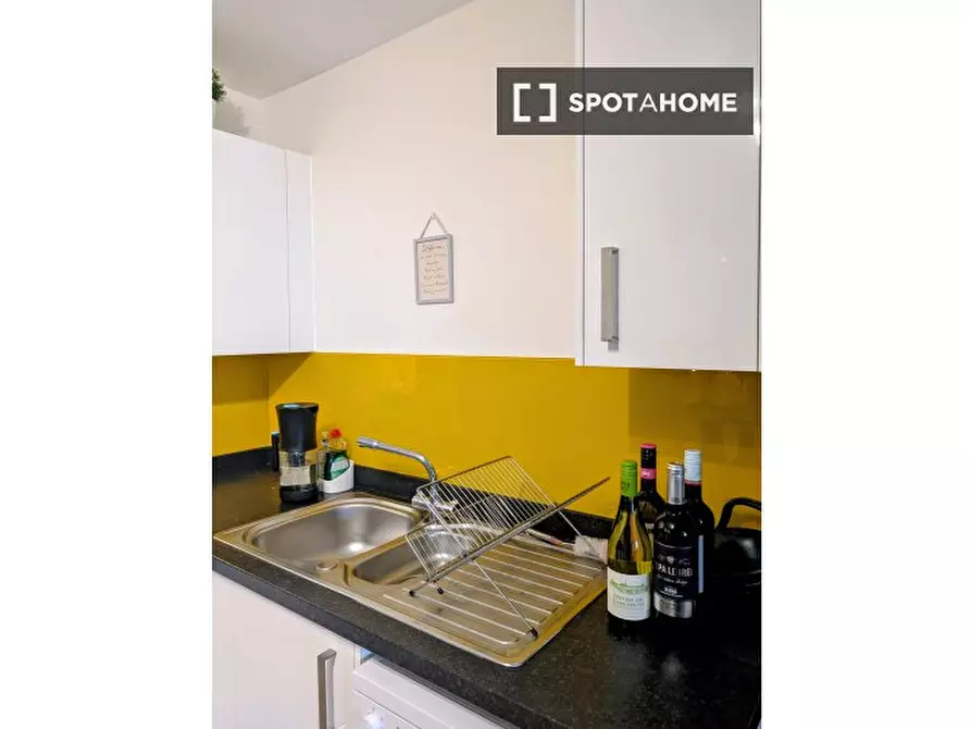 Immagine 13 di Appartamento in affitto  in flat a Kensington