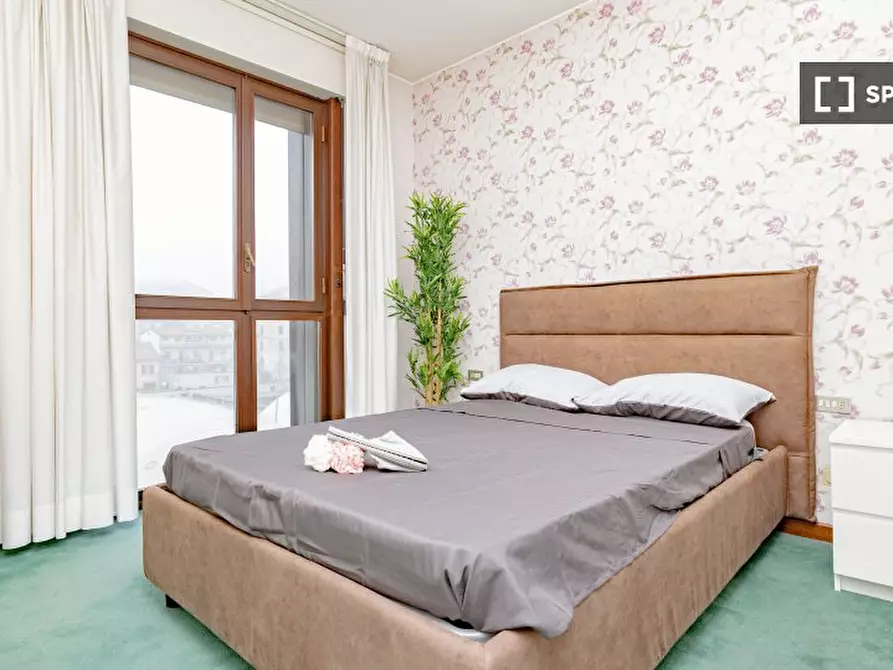 Immagine 2 di Camera condivisa in affitto  in Via Francesco Caracciolo a Milano