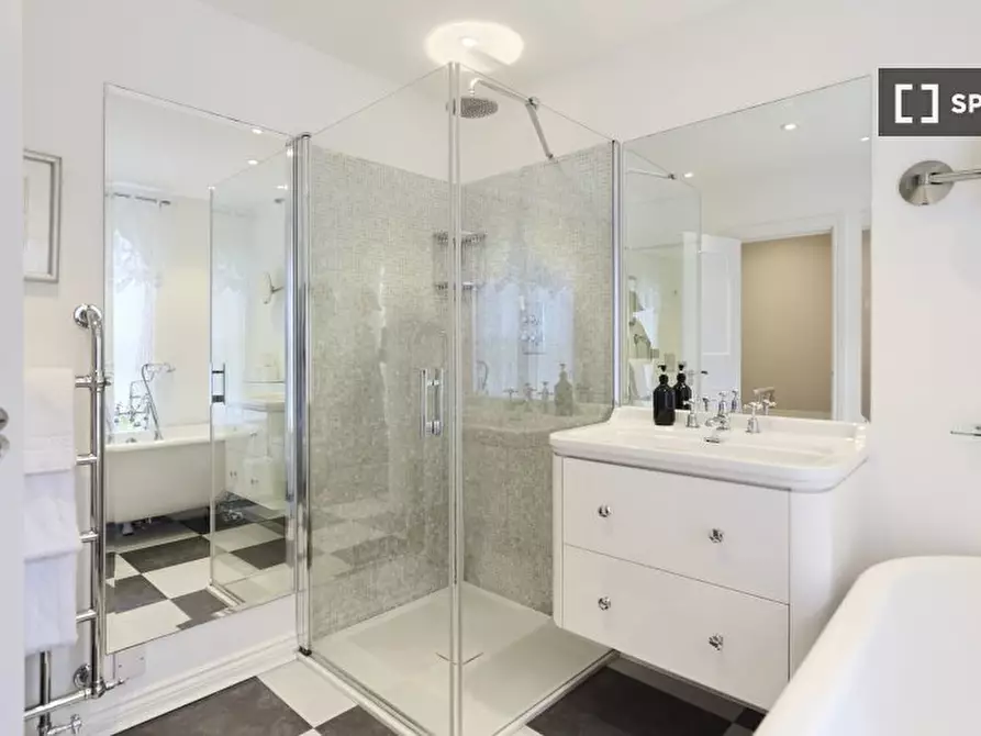 Immagine 12 di Appartamento in affitto  in Abingdon Rd a Kensington