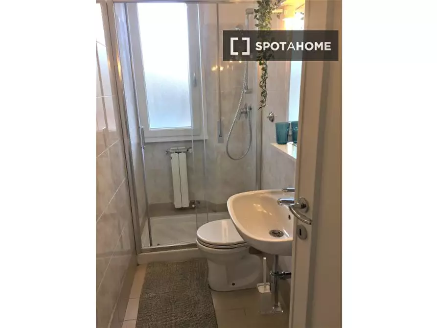 Immagine 14 di Camera condivisa in affitto  in VIA Q. SELLA (3) a Firenze