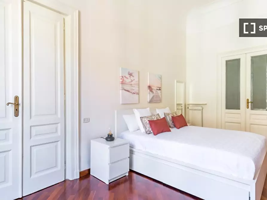 Immagine 17 di Appartamento in affitto  in Via Santa Lucia a Napoli