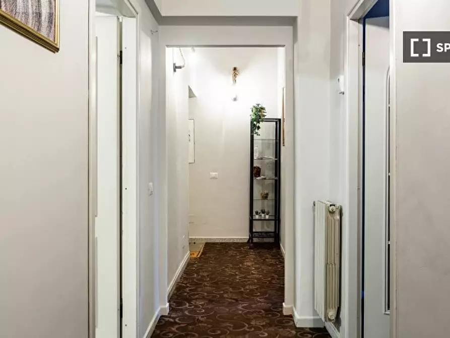 Immagine 15 di Camera condivisa in affitto  in Via Alberico II a Roma