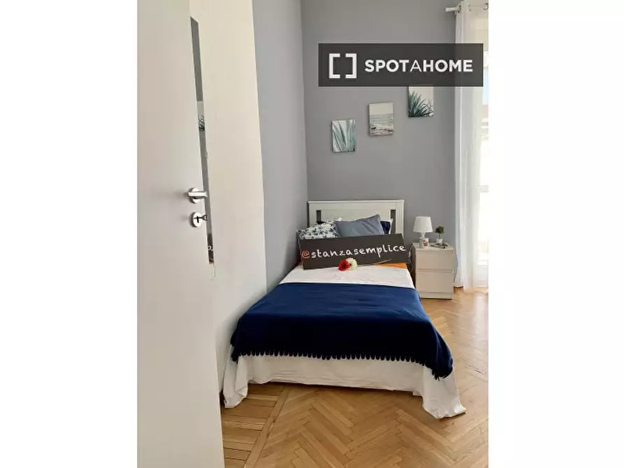 Immagine 1 di Camera condivisa in affitto  in Via Caraglio a Torino