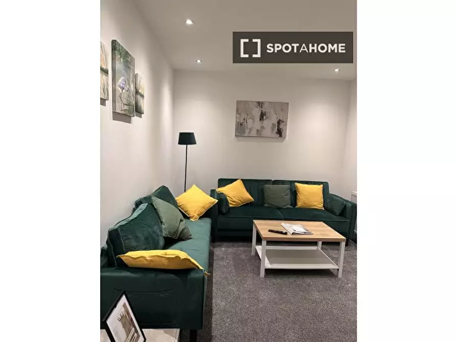 Immagine 9 di Appartamento in affitto  in Cloister St a 