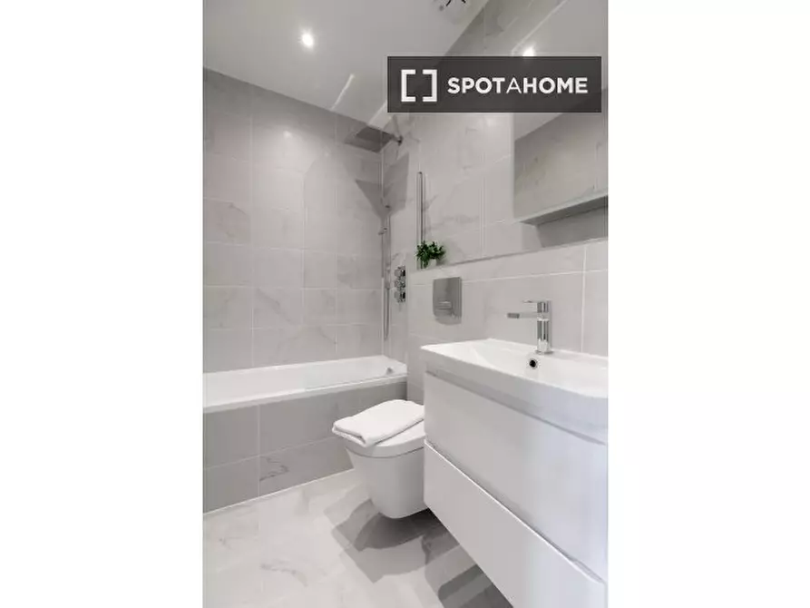 Immagine 15 di Appartamento in affitto  in Sussex Gardens a Paddington