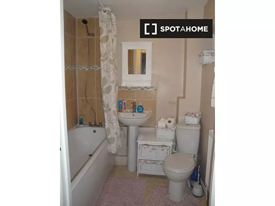 Immagine 8 di Camera condivisa in affitto  in Rodel Ct a 