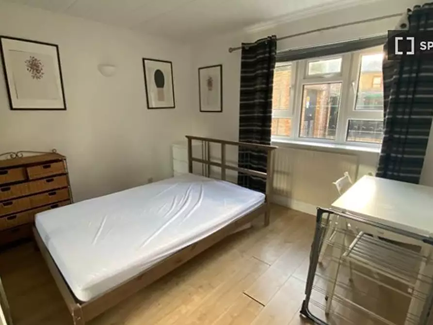 Immagine 1 di Camera condivisa in affitto  in Flat Macroom House a Paddington