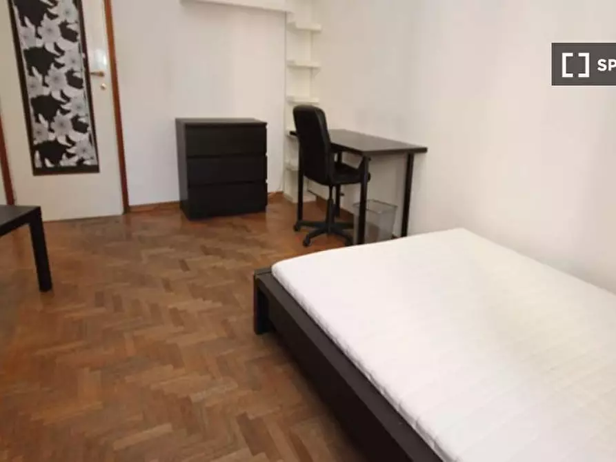 Immagine 14 di Camera condivisa in affitto  in Viale Campania a Milano