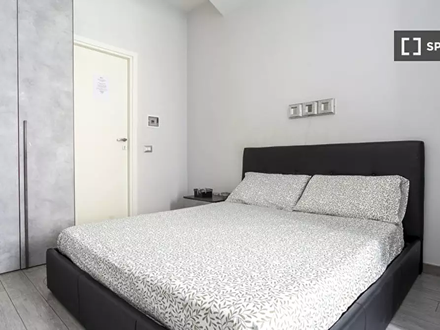 Immagine 2 di Camera condivisa in affitto  in Via Giasone a Roma