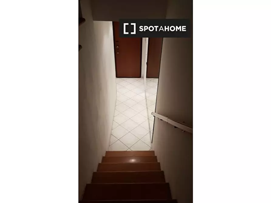 Immagine 2 di Camera condivisa in affitto  in Via Larga a Bologna
