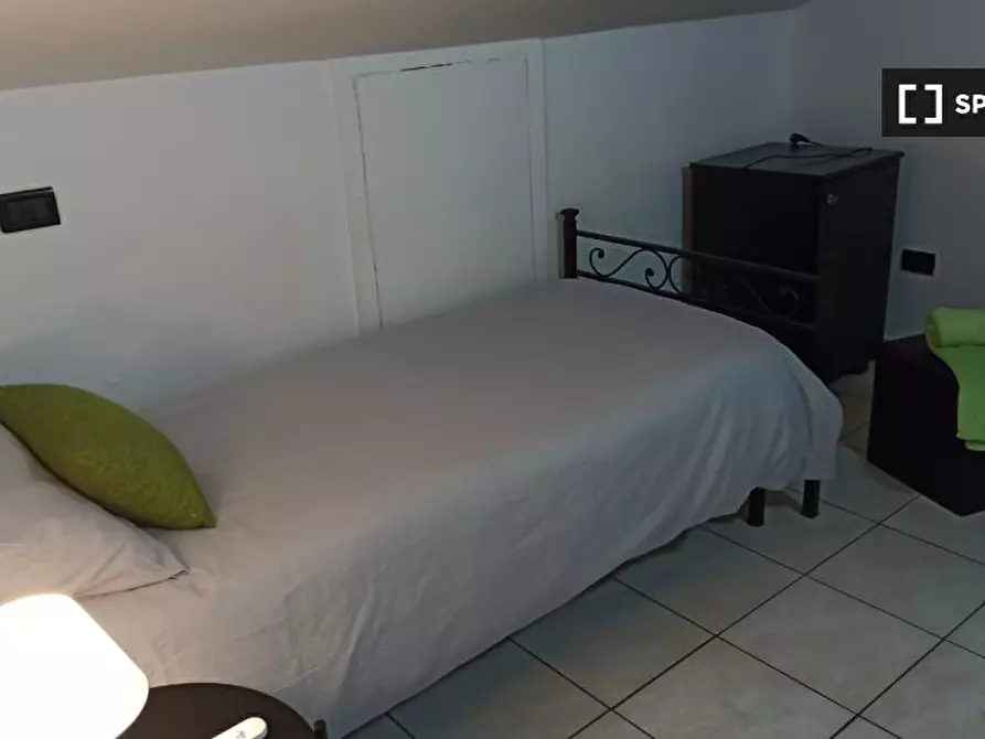 Immagine 11 di Camera condivisa in affitto  in Via Fraconalto a Roma