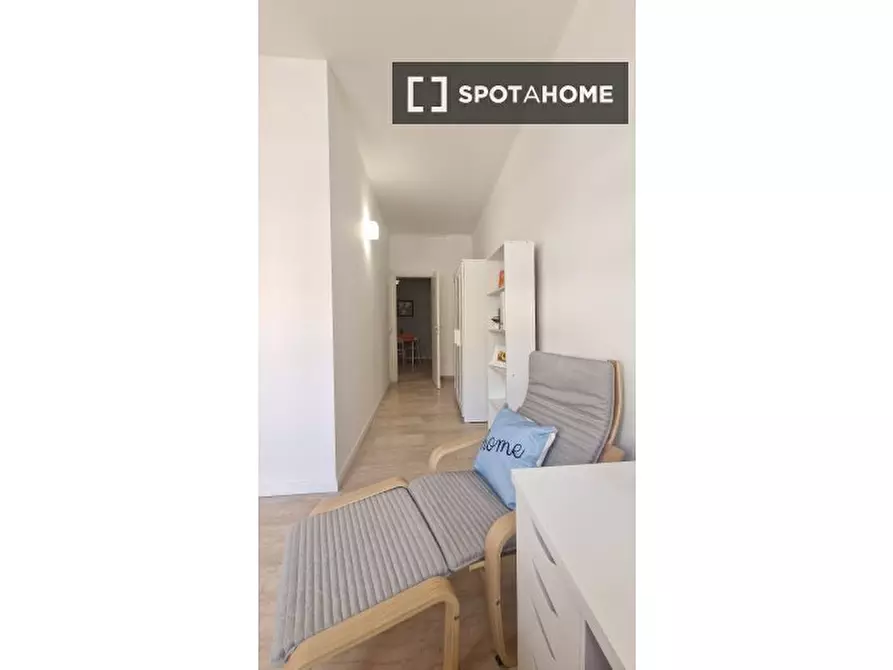 Immagine 6 di Camera condivisa in affitto  in Lungotevere di Pietra Papa a Roma