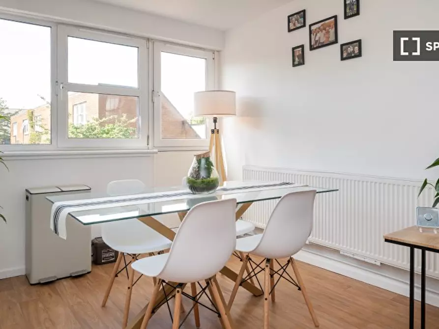 Immagine 4 di Appartamento in affitto  in Vulcan Way a Islington
